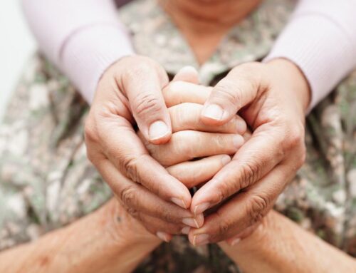 7 Tips for Families Caring for a Loved One with Dementia at Home
