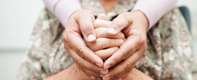 7 Tips for Families Caring for a Loved One with Dementia at Home